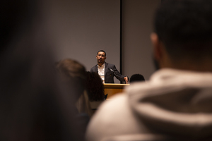 Lawrence K. Jackson, an SU alumnus and anchor at NBC’s “Stay Tuned,” spoke at Watson Theater Tuesday night. 